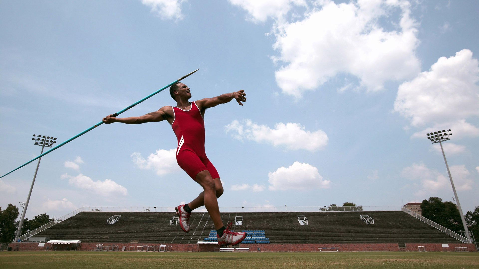 _硬地高速战：速度与力量的极限较量_，硬地是什么意思啊