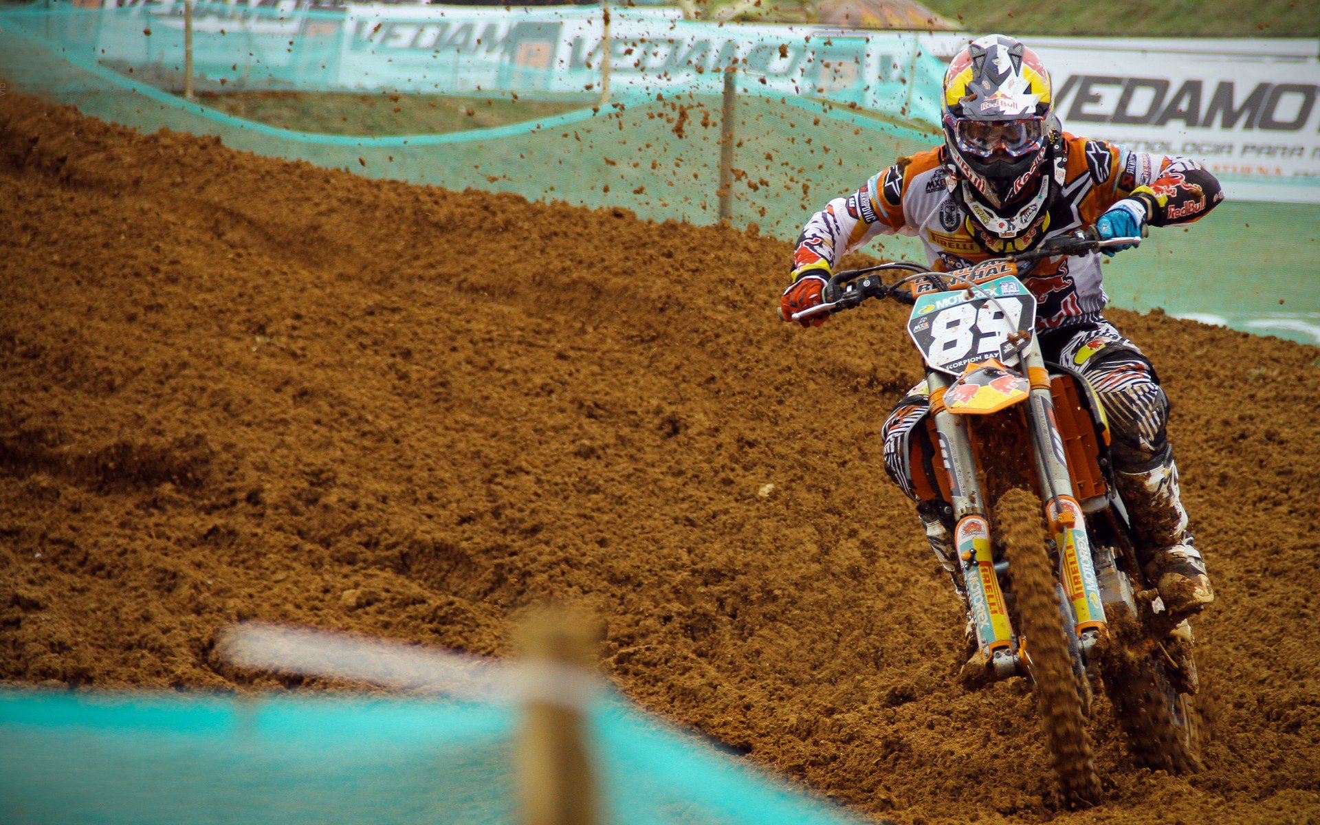 英超官方辅助决策系统正式启用，赛场判罚更科学，英超比赛机制