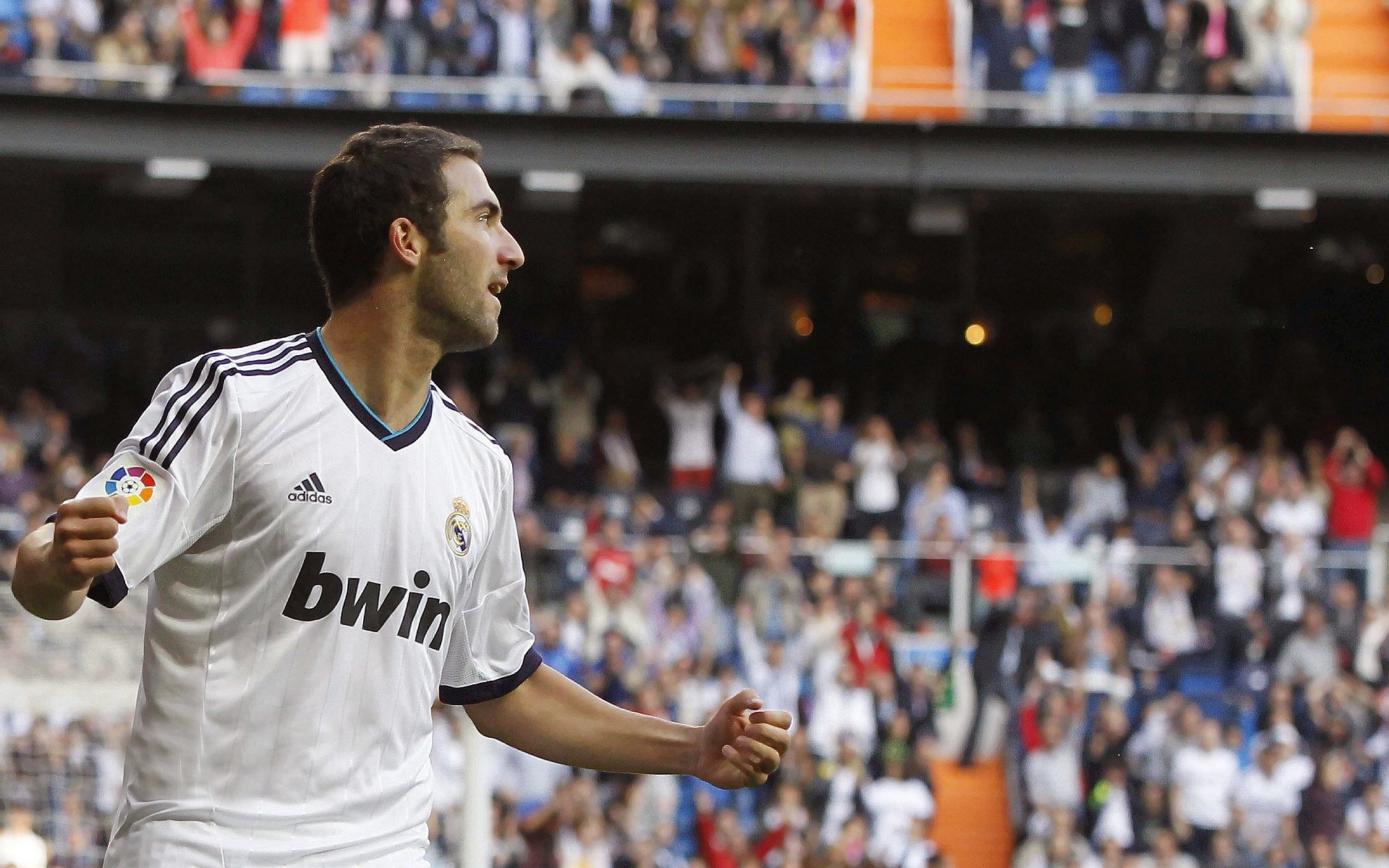 赛后采访：欧洲足球巨星的心声与梦想，欧洲足球球员